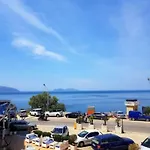 Riviera Blu- Seaside Hotel Radhimë